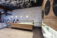 Color-Accented Yoghurt Stores Image 5
