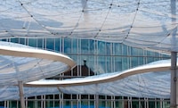 Air-Filled Bus Canopies Image 2