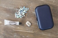 DIY Rhinestone Purses Image 2