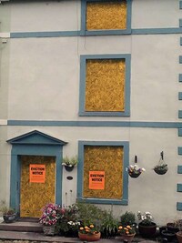 House-Sitting Photo Pranks Image 2