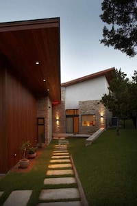 Butterfly-Roofed Abodes Image 3