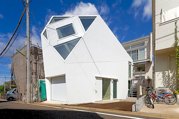 36 Examples of Angled Architecture