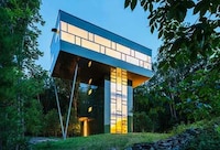 Forest-Reflecting Glass Homes Image 7