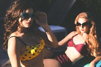Retro Vacation Editorials Image 2