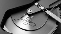 Pocket-Sized Signing Machines Image 7