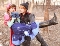 Disney Ice Queen Costumes Image 4