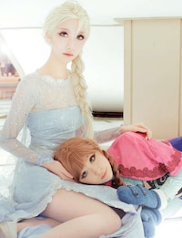 Disney Ice Queen Costumes Image 5