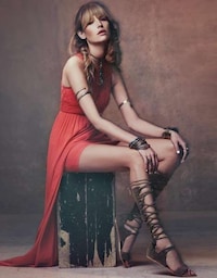 Music-Loving Hippie Lookbooks Image 6