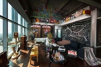 Explosive Eccentric Interiors Image 4