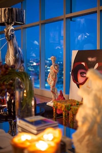 Explosive Eccentric Interiors Image 5