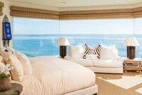 Decadent Ocean Front Abodes Image 7