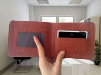 Smartphone-Connected Wallets Image 5