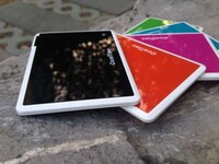 Smartphone-Connected Wallets Image 6