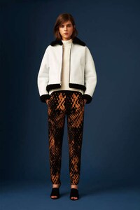 Exaggerated Business Apparel Image 2