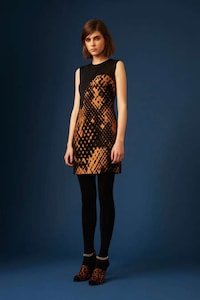 Exaggerated Business Apparel Image 3