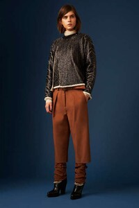 Exaggerated Business Apparel Image 6