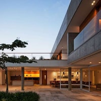 Hotel-Inspired Houses Image 4
