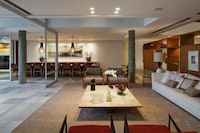 Hotel-Inspired Houses Image 6