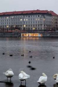 Floating Off-Grid Homes Image 3