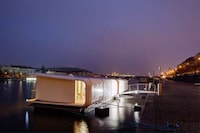 Floating Off-Grid Homes Image 5