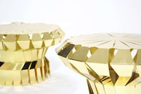 Fan-Like Metal Tables Image 6