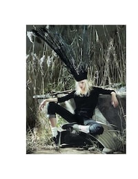 Delicate Grunge Editorials Image 2