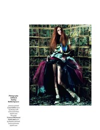 Delicate Grunge Editorials Image 8