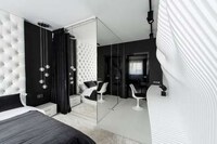Waved Wall Rooms Image 5