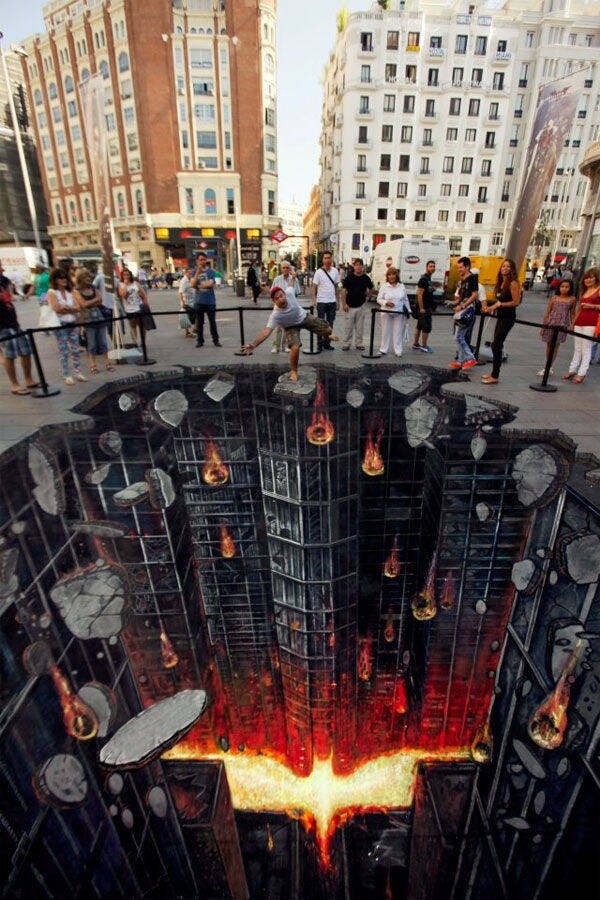 28 Illusory Graffiti Displays