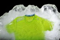 Metal-Infused Athletic Apparel Image 2