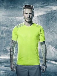 Metal-Infused Athletic Apparel Image 8