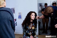 Behind-the-Scenes Songstress Photoshoots Image 3