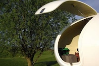 Orb-Shaped Treehouses Image 5