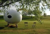 Orb-Shaped Treehouses Image 7