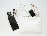 Airy Atmospheric Fashion Lines Image 4