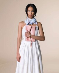 Airy Atmospheric Fashion Lines Image 7