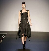 Chic Gothic Fashion Image 5
