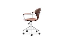 Slim-Waisted Office Seats Image 2