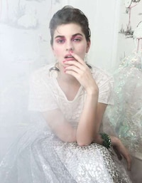 Ethereal Brit-Inspired Editorials Image 2