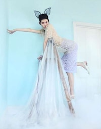 Ethereal Brit-Inspired Editorials Image 3