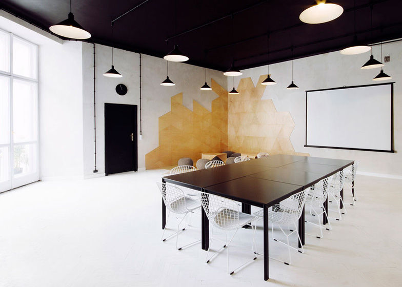 Geometric Mixed-Function Homes