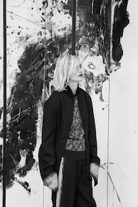 Functional Monochrome Fashion Image 4