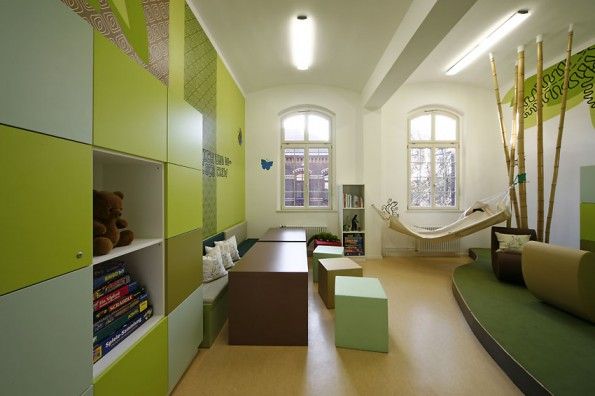10 Modernized Clinic Designs