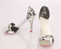 Millennium-Lasting High Heels Image 3