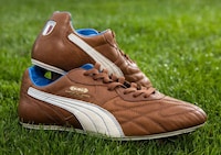 Luxurious Leather Soccer Boots Image 2
