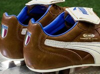 Luxurious Leather Soccer Boots Image 5