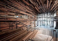Suspended Splinter Staircases Image 2