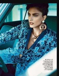 Multiple Personality 90s Fashion Image 7