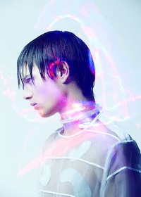 Artfully Illuminated Editorials Image 4