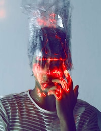 Artfully Illuminated Editorials Image 6